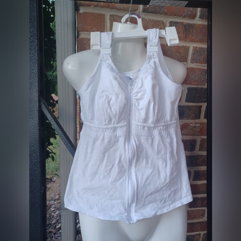 Elegant White Zippered Camisole Top